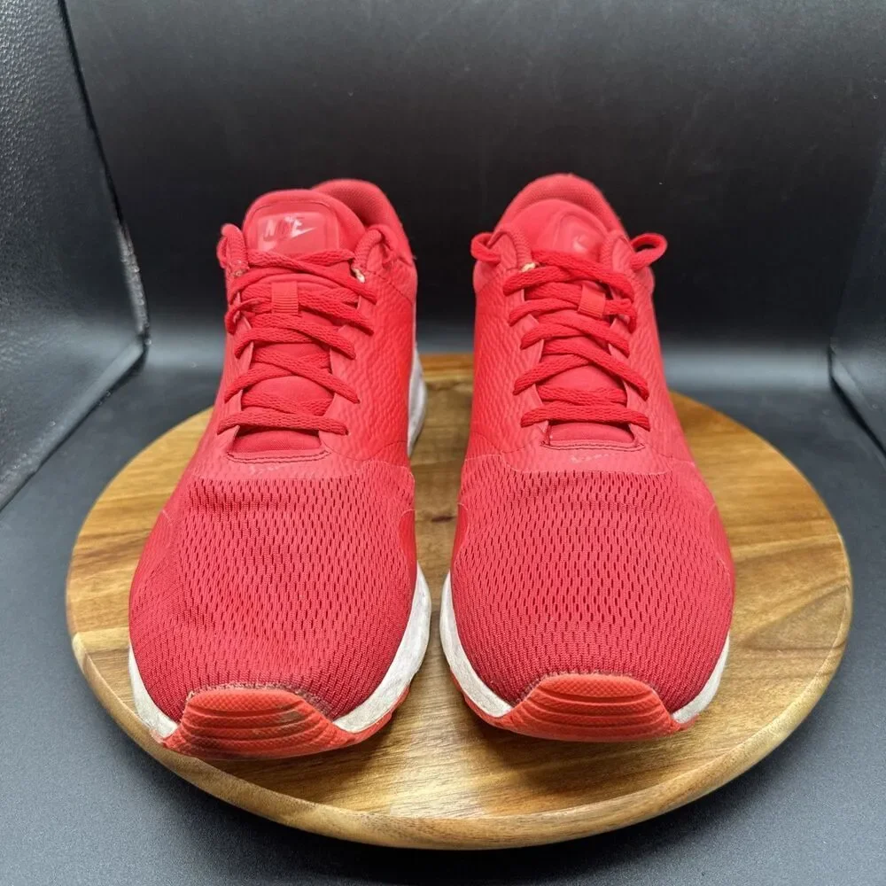 Nike Air Max Tavas SE Mens Size 12 Running Shoes Athletic University Red